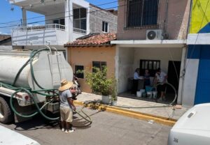JUMAPAM refuerza el abasto de agua en Villa Unión con pipas y acciones operativas