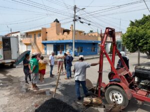 JUMAPAM continúa desazolve de la red sanitaria en la colonia Benito Juárez
