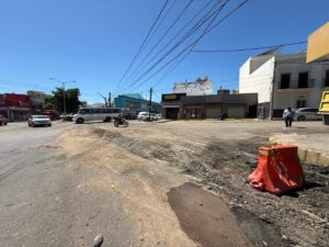 JUMAPAM rehabilita tramo de alcantarillado en crucero vial del Centro
