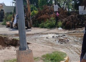 Daño a tubería por obra externa suspende el agua en 11 colonias del norte de Mazatlán